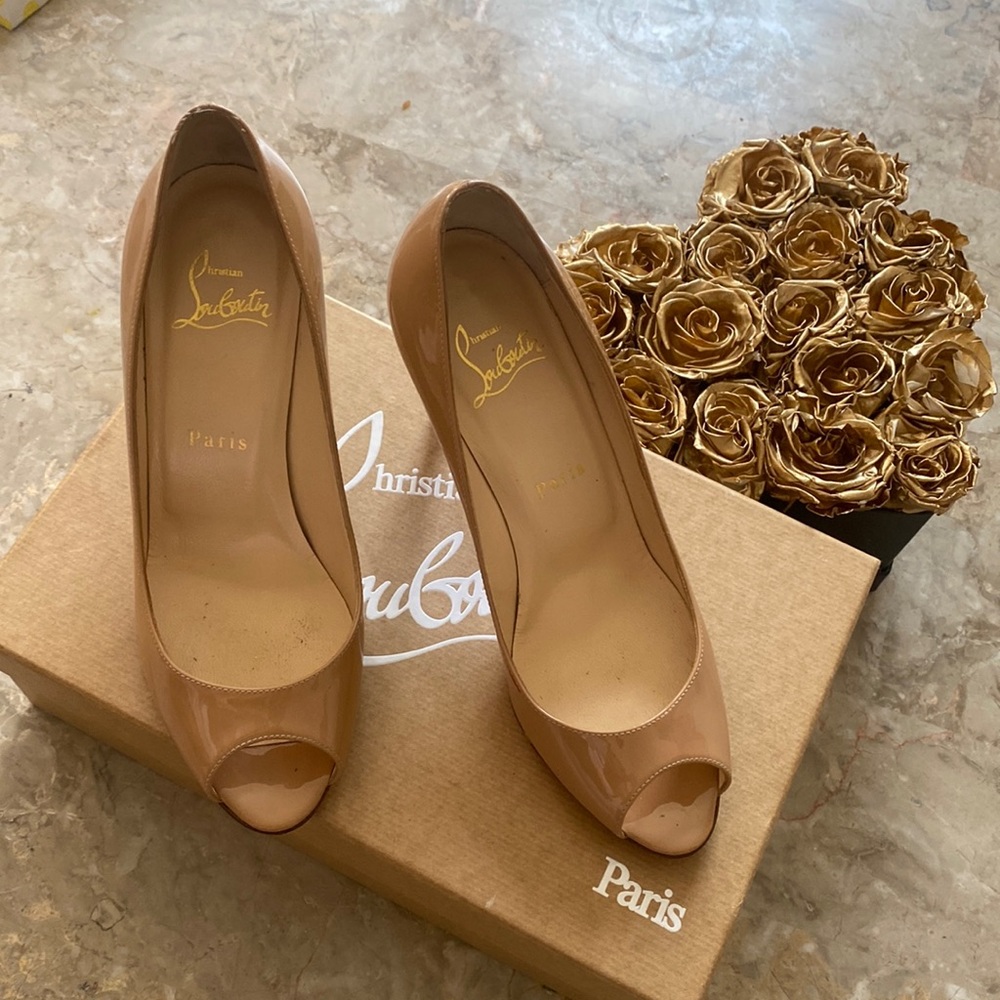 Yootish 85 Nude Patent  36.5.  100 heel Authentic ❤️ Christian 💯